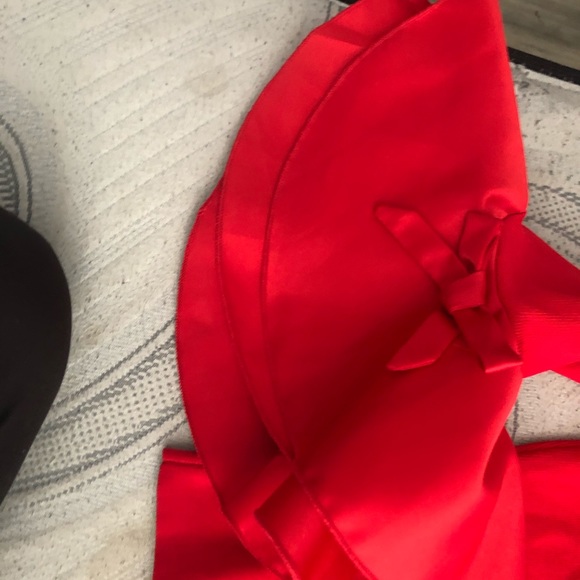 Red shirt - Picture 4 of 5